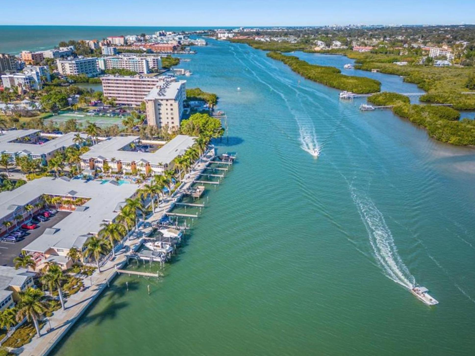 Intercoastal Beach Suite Клируотер Экстерьер фото